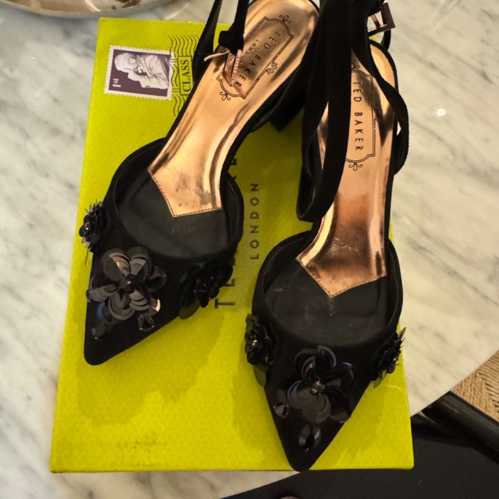 Ted Baker size 6 Suede & beaded flower detail